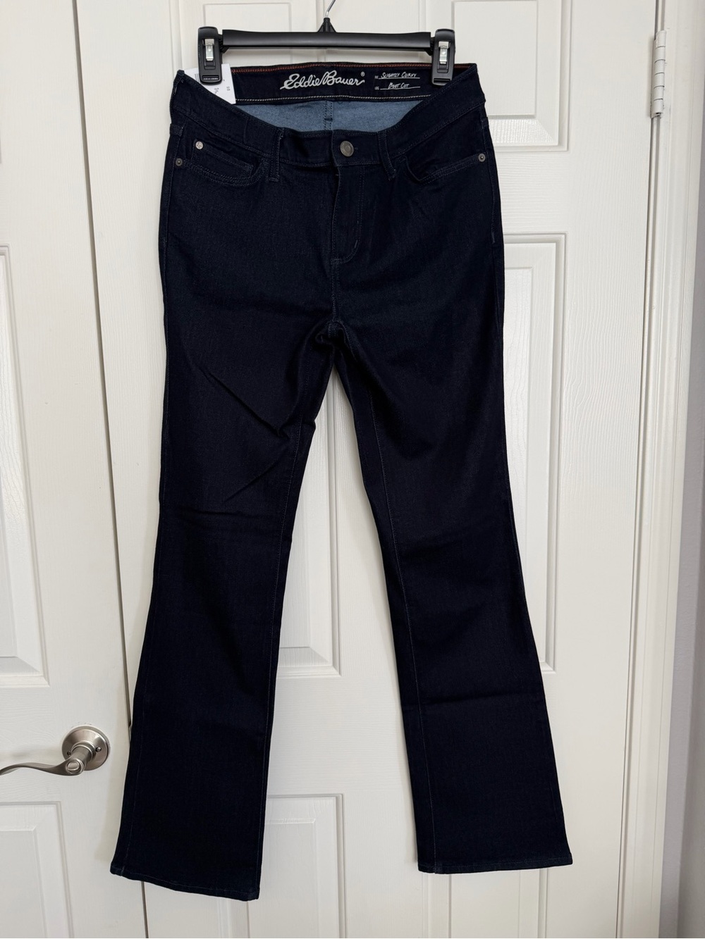 NWT Eddie Bauer Women’s 6 Slightly Curvy Bootcut Jeans